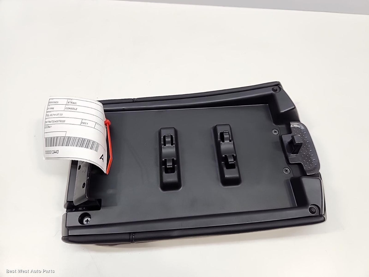 2021 NISSAN XTRAIL Console