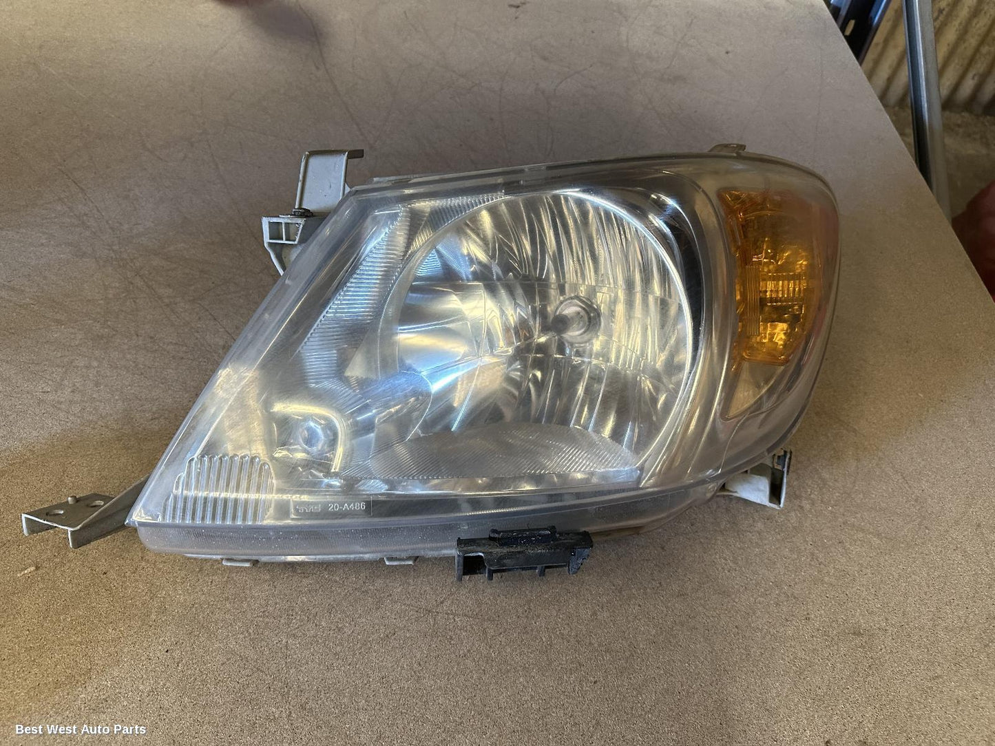 2008 TOYOTA HILUX Left Headlamp