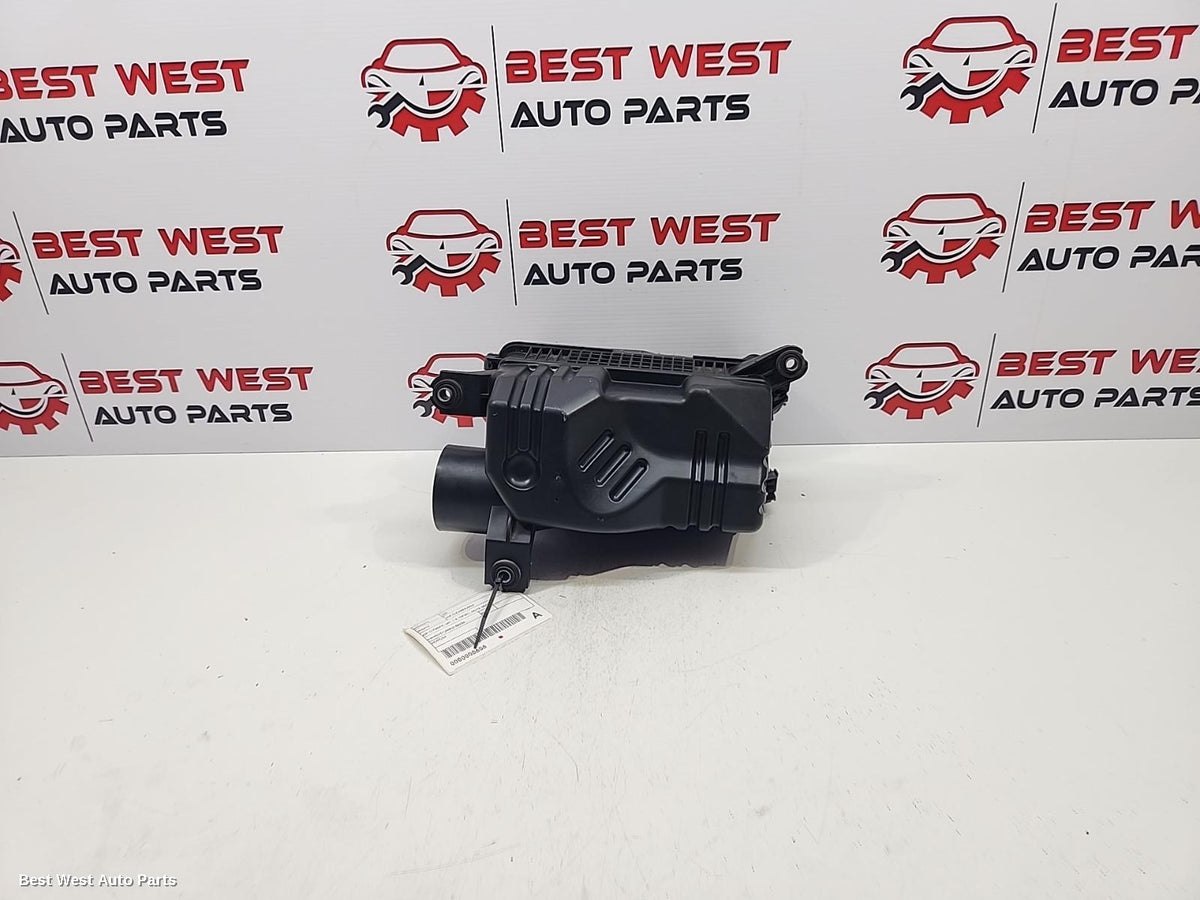 2014 HYUNDAI I30 Air Cleaner/Box