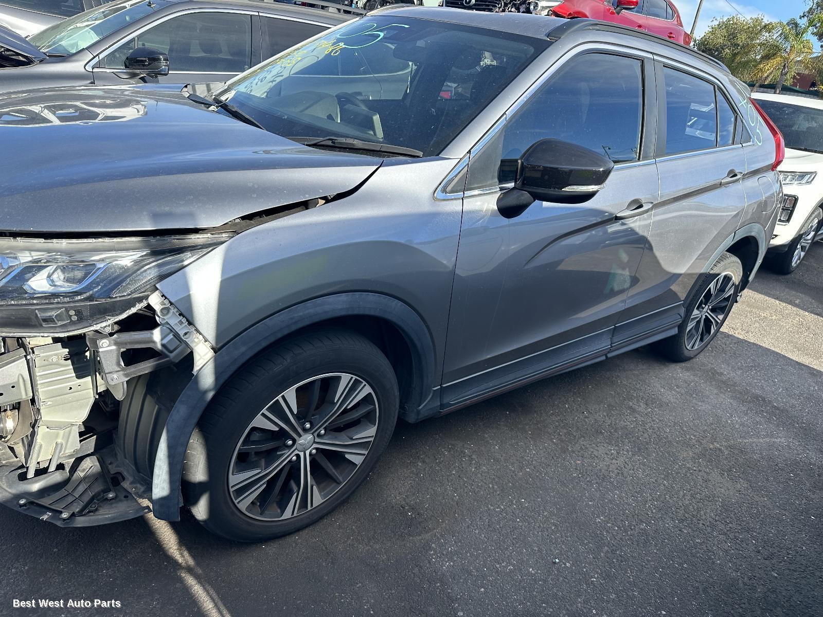 2019 MITSUBISHI ECLIPSE CROSS Left Front Door