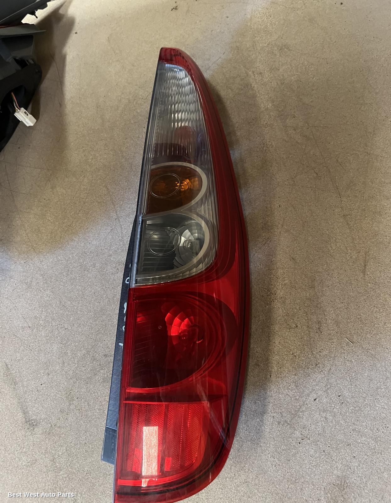 2007 MITSUBISHI COLT Right Taillight