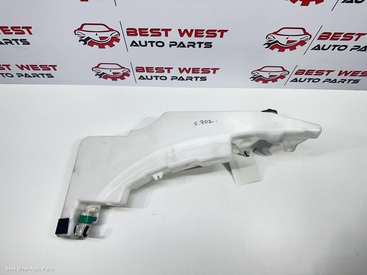 2024 NISSAN NAVARA Washer Bottle