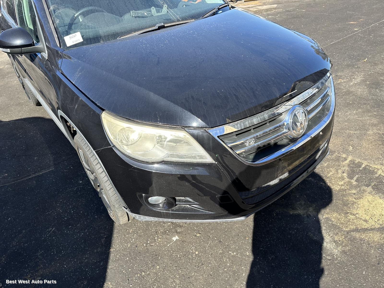 2010 VOLKSWAGEN TIGUAN Left Guard