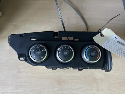 2017 TOYOTA COROLLA Heater/Ac Controls