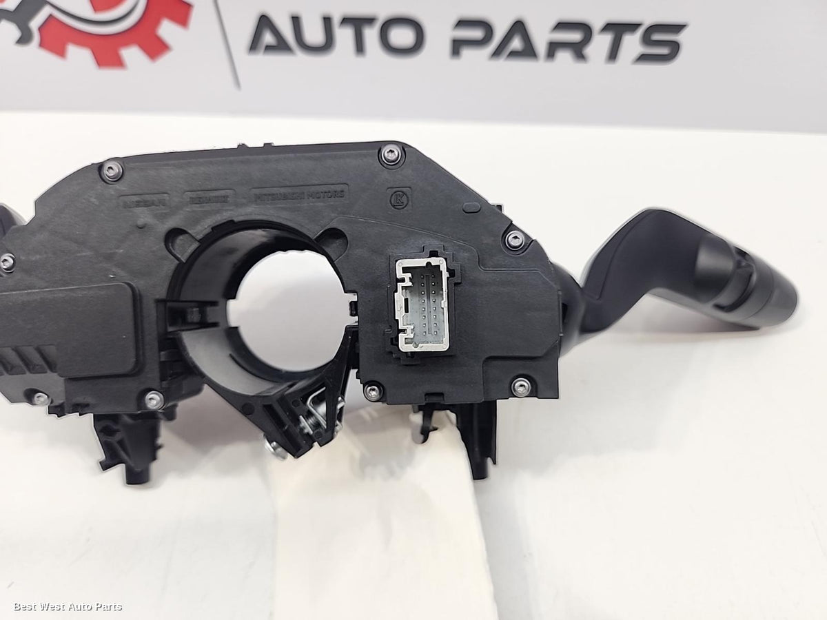 2025 MITSUBISHI OUTLANDER Pwr Dr Wind Switch