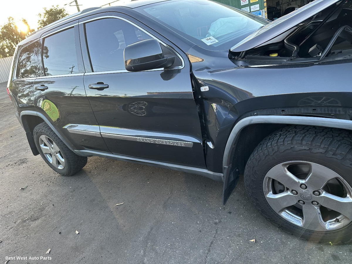 2011 JEEP GRANDCHEROKEE Right Taillight