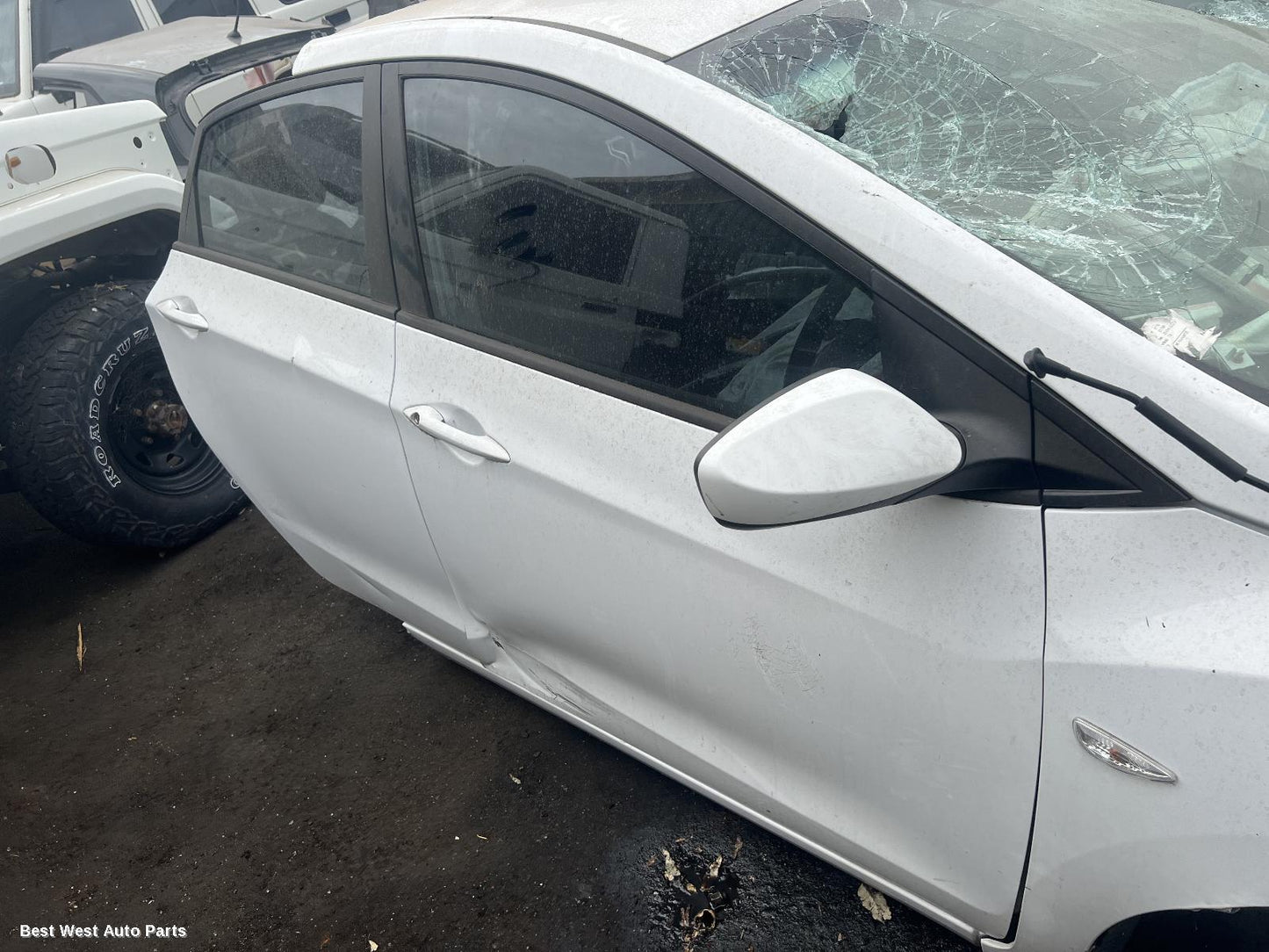 2016 HYUNDAI I30 Washer Bottle