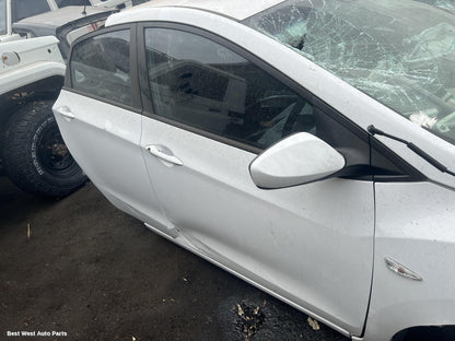 2016 HYUNDAI I30 Washer Bottle
