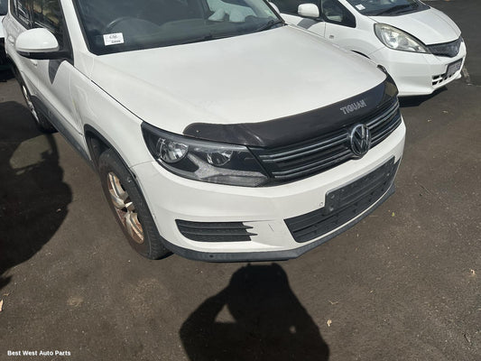 2012 VOLKSWAGEN TIGUAN Bonnet