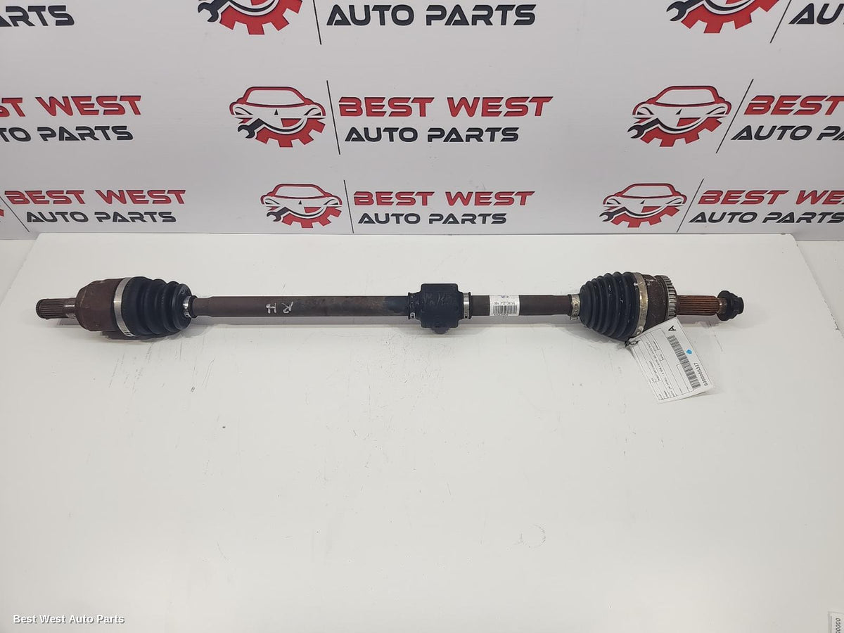 2015 HYUNDAI I30 Right Driveshaft