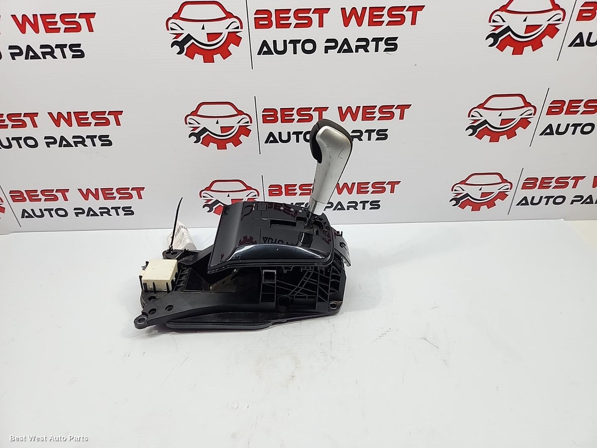 2017 ISUZU MU-X Gear Stick/Shifter