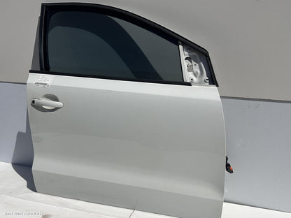 2015 VOLKSWAGEN POLO Right Front Door