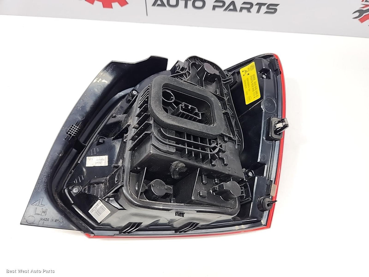 2015 VOLKSWAGEN POLO Left Taillight