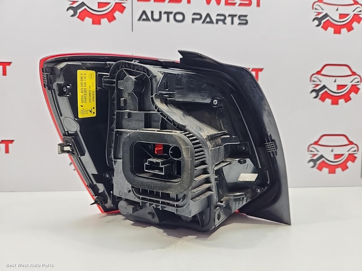 2015 VOLKSWAGEN POLO Right Taillight