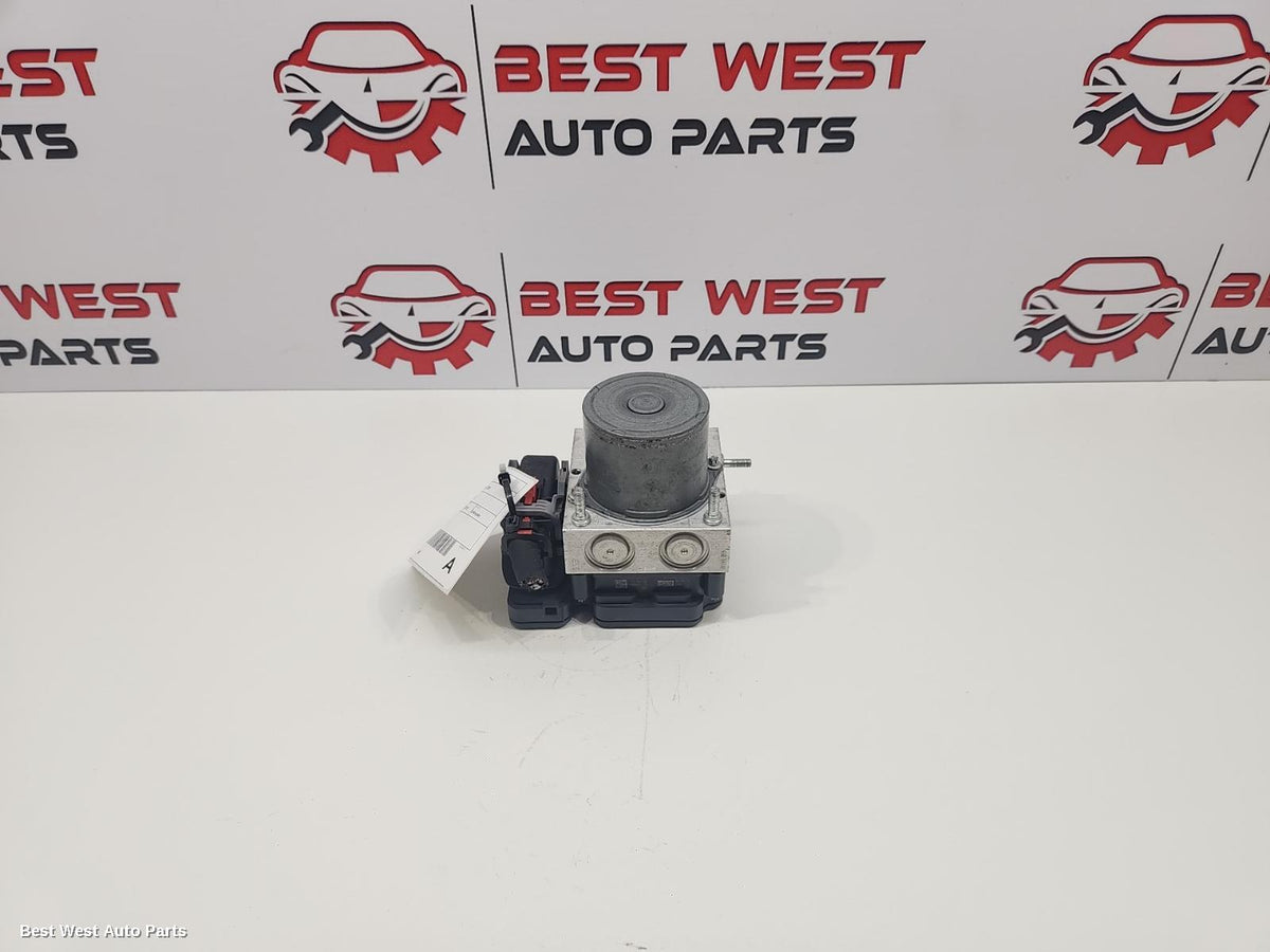2015 VOLKSWAGEN POLO Abs Pump/Modulator