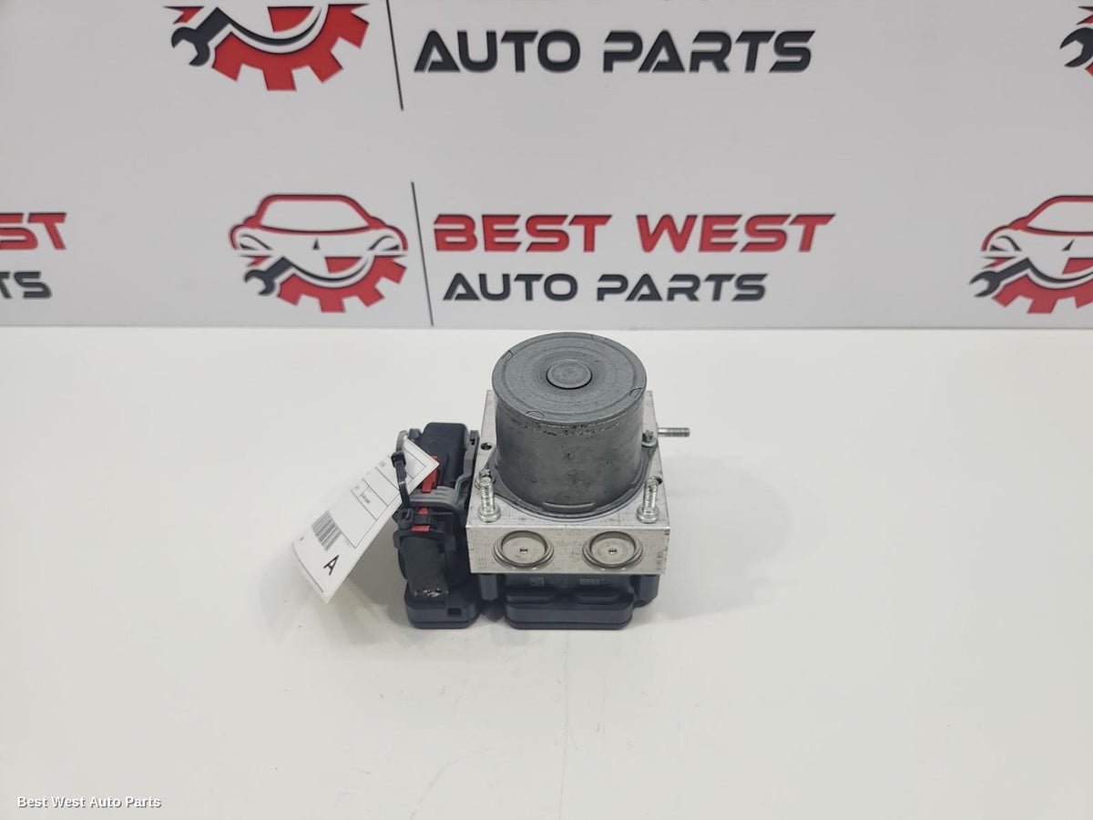 2015 VOLKSWAGEN POLO Abs Pump/Modulator