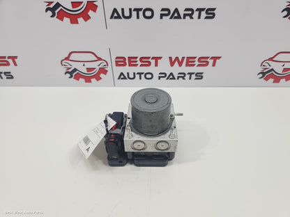2015 VOLKSWAGEN POLO Abs Pump/Modulator