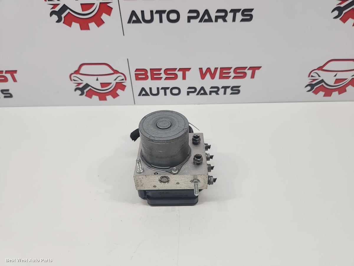 2015 VOLKSWAGEN POLO Abs Pump/Modulator