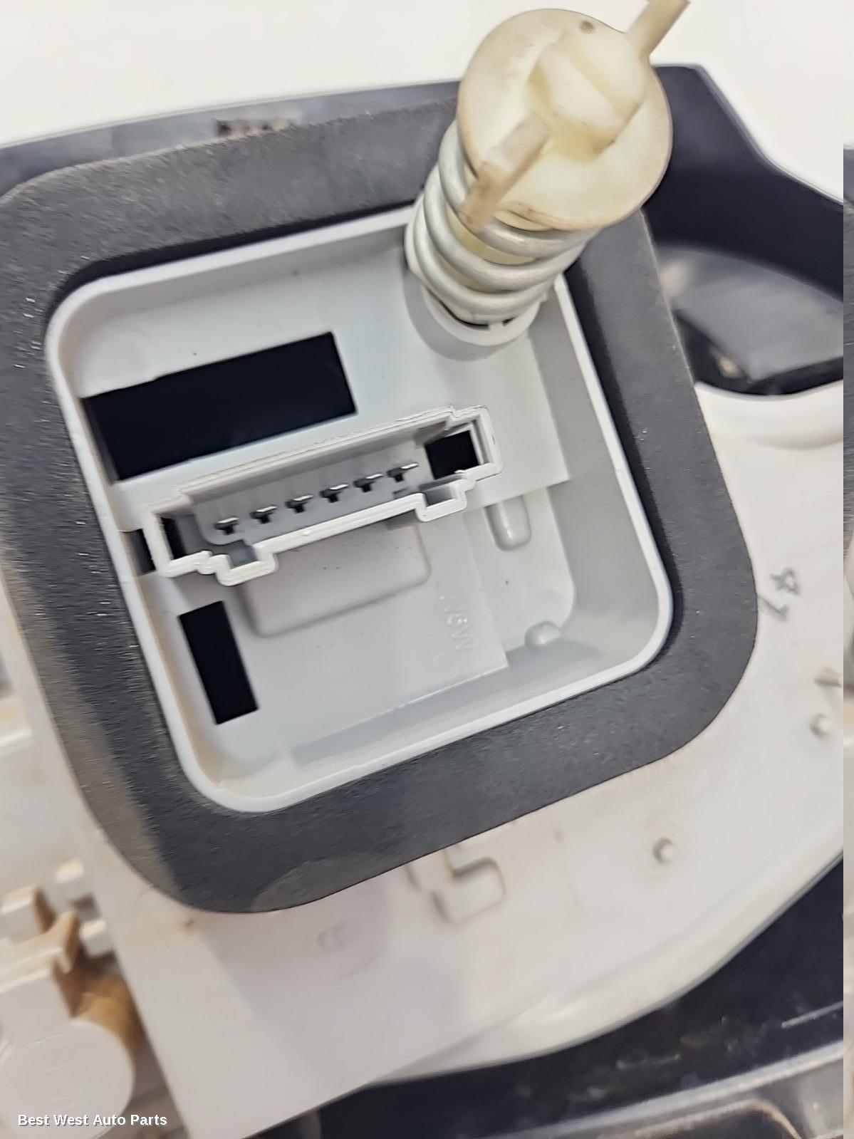 2010 VOLKSWAGEN POLO Left Taillight