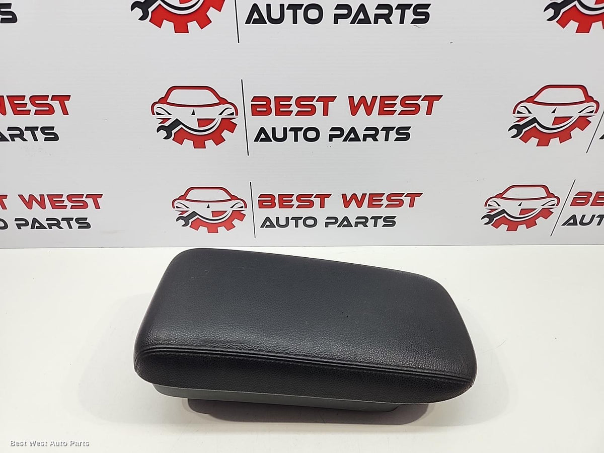 2019 MITSUBISHI ASX Console