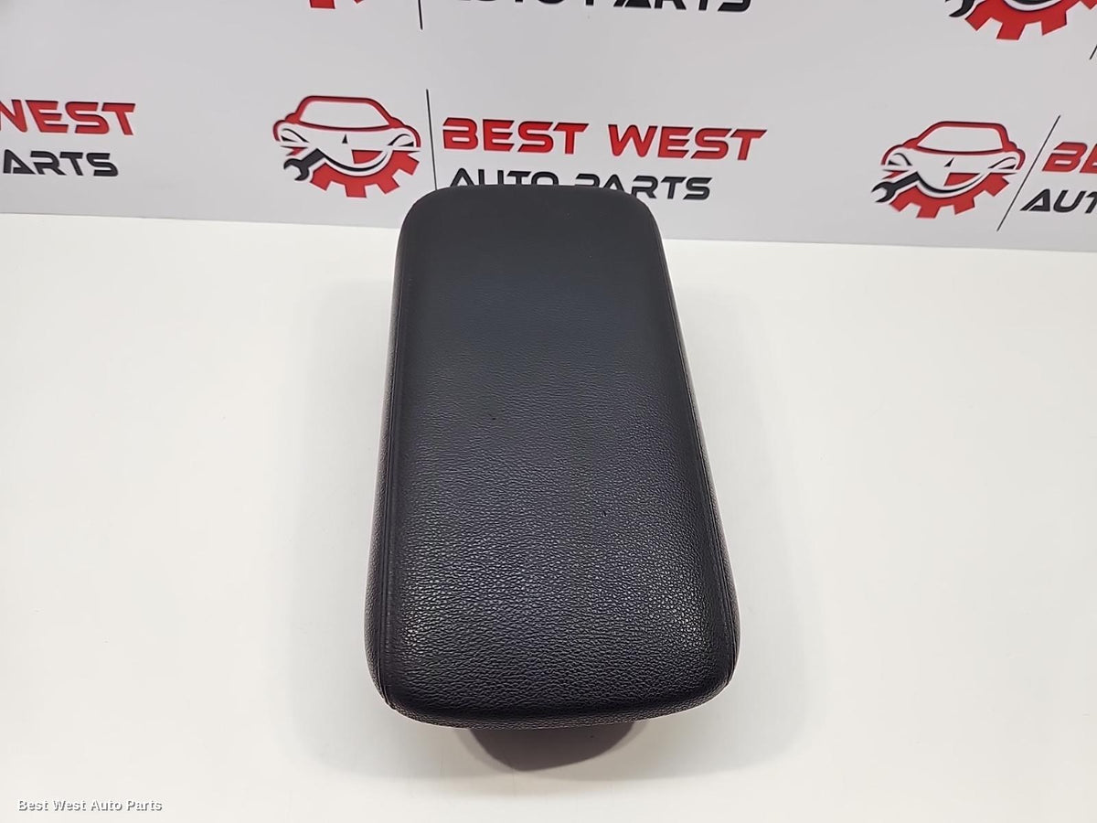 2019 MITSUBISHI ASX Console