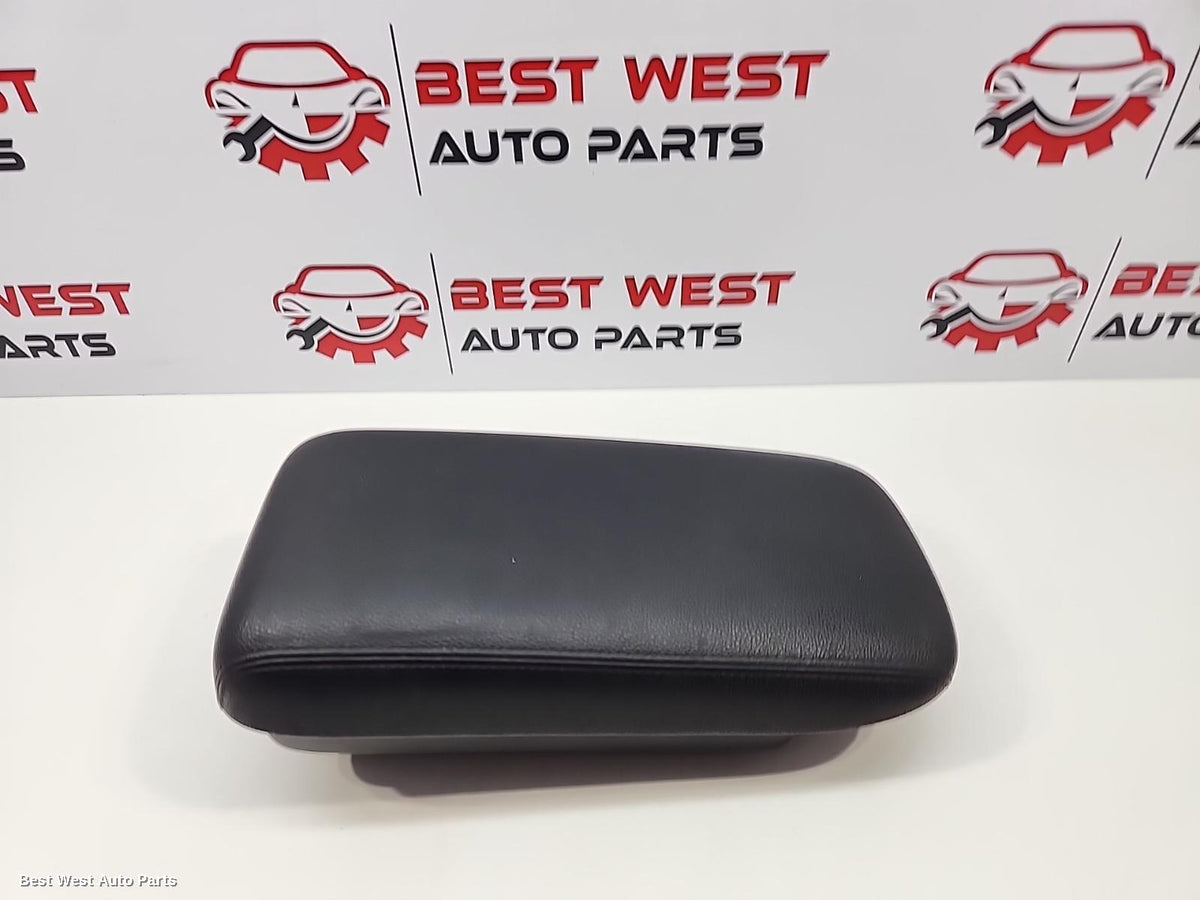 2019 MITSUBISHI ASX Console