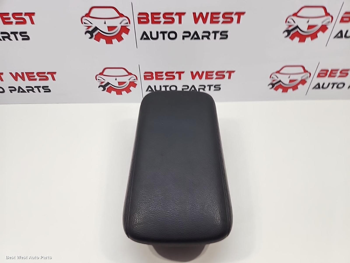 2019 MITSUBISHI ASX Console