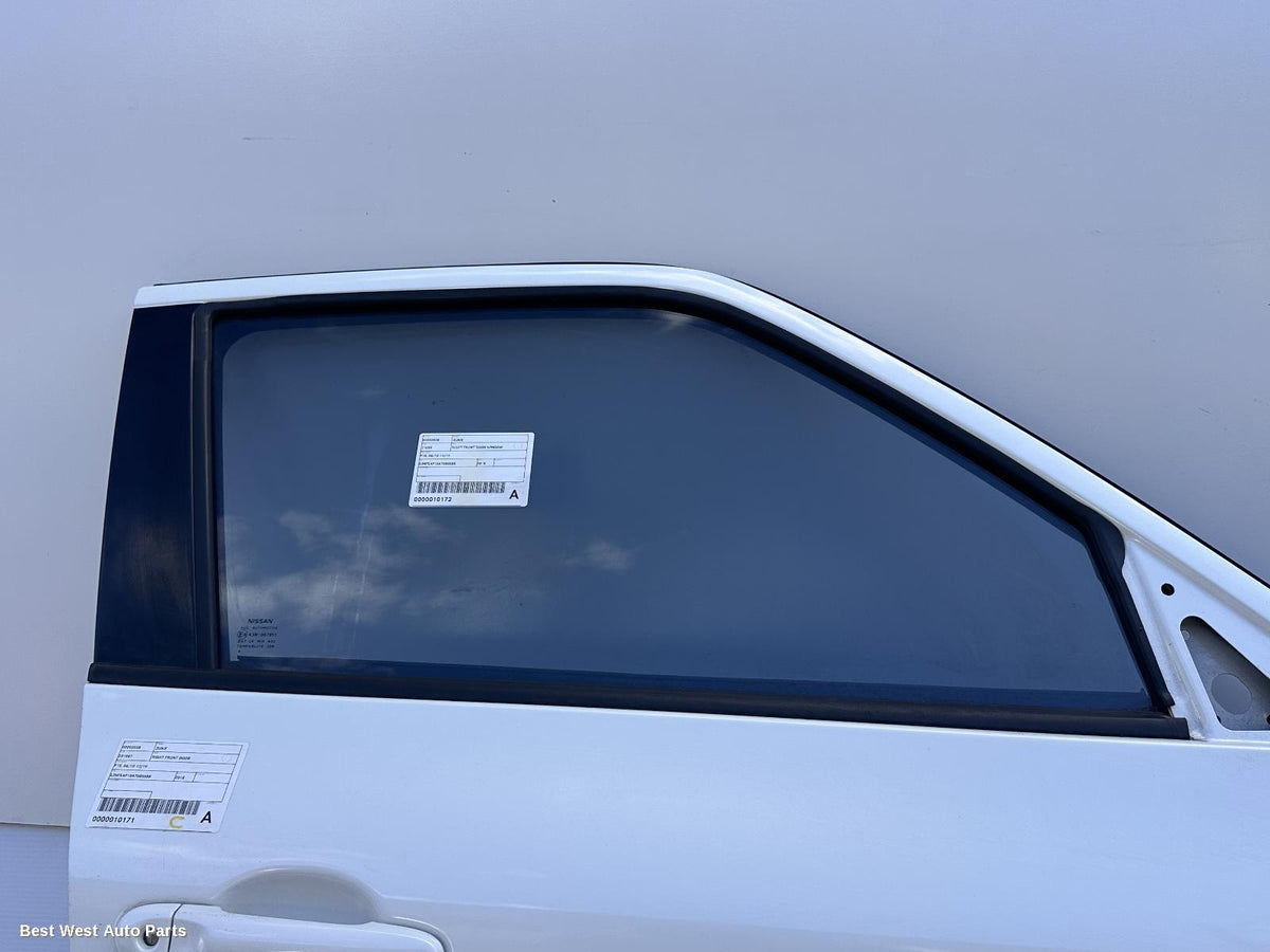 2015 NISSAN JUKE Right Front Door Window