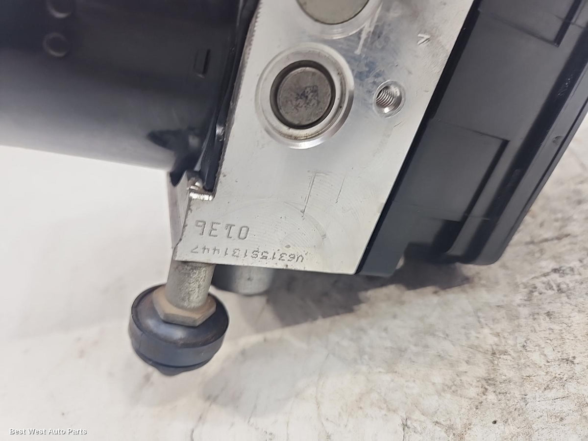 2014 NISSAN NAVARA Abs Pump/Modulator
