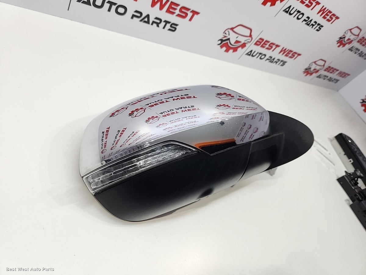2019 MITSUBISHI PAJERO Right Door Mirror