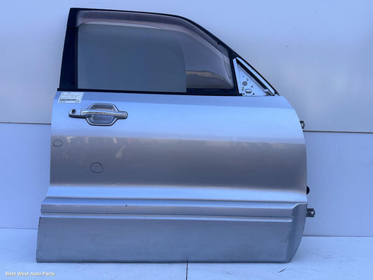 2004 MITSUBISHI PAJERO Right Front Door