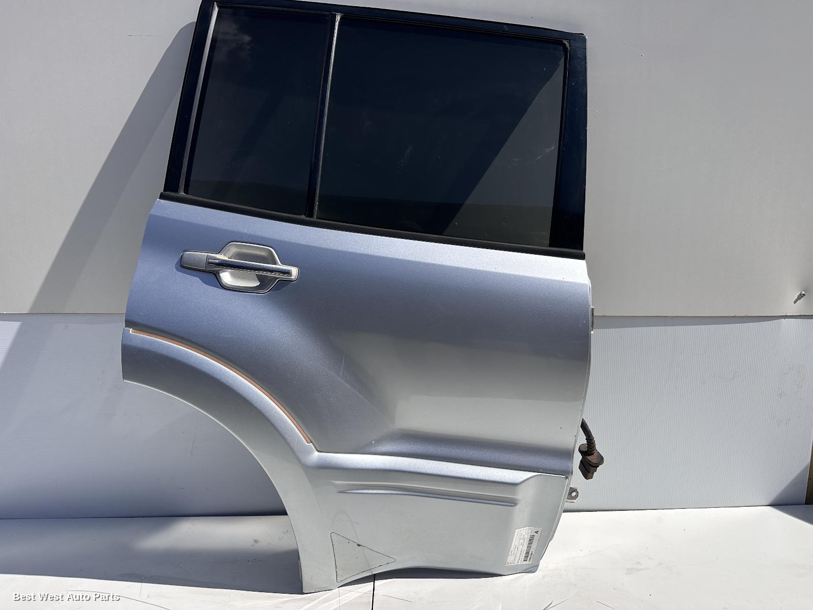 2004 MITSUBISHI PAJERO RIGHT_REAR_DOOR_SLIDING