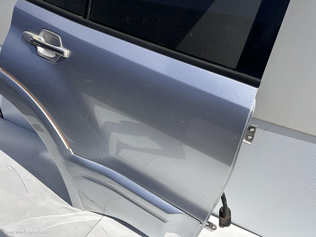 2004 MITSUBISHI PAJERO RIGHT_REAR_DOOR_SLIDING