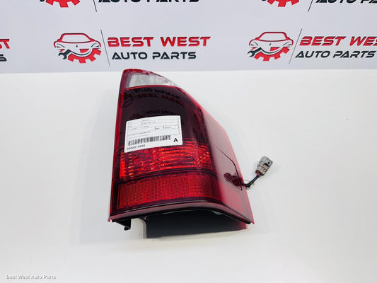 2004 MITSUBISHI PAJERO Right Taillight