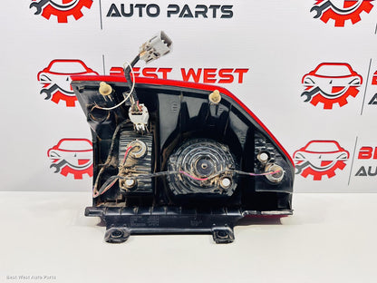 2004 MITSUBISHI PAJERO Right Taillight