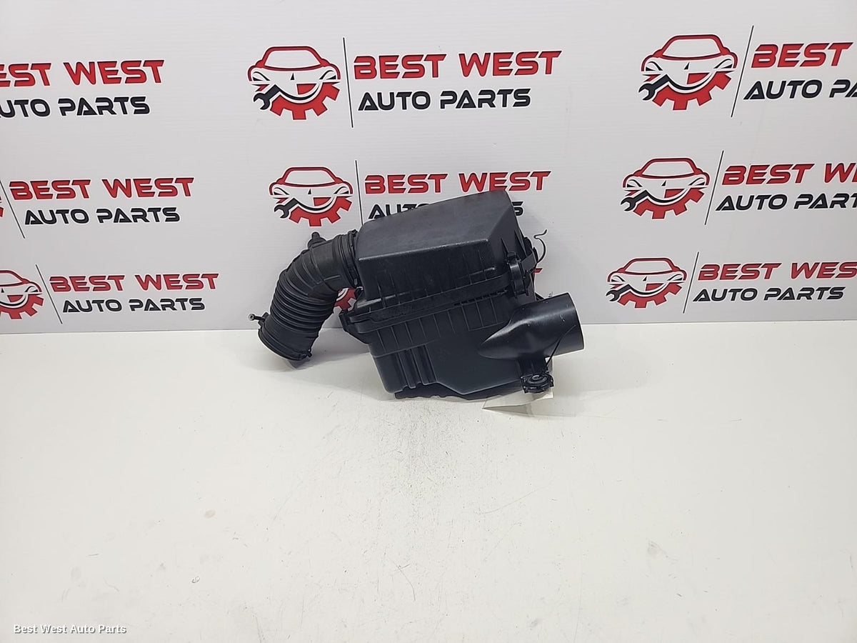 2015 HYUNDAI I30 Air Cleaner/Box