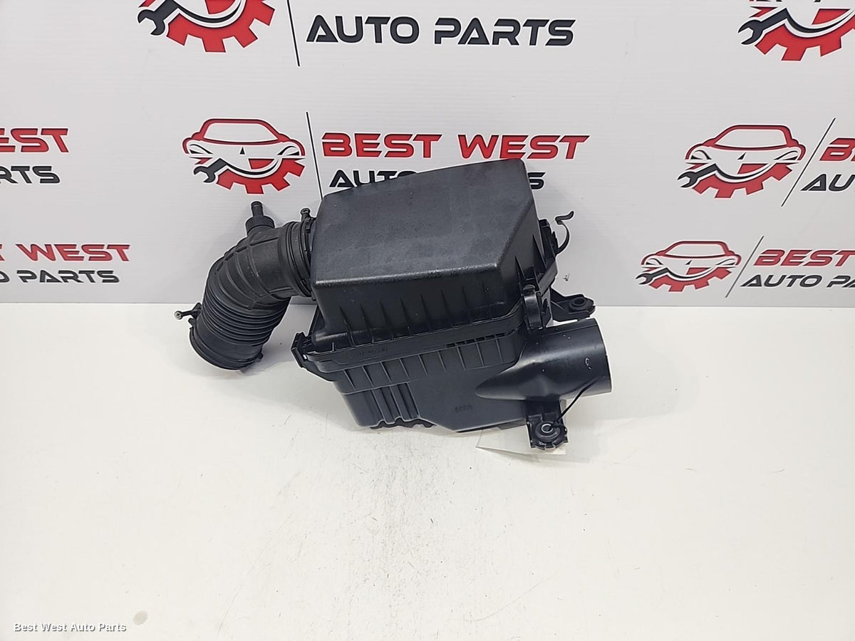 2015 HYUNDAI I30 Air Cleaner/Box