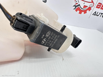 2015 HYUNDAI I30 Washer Bottle