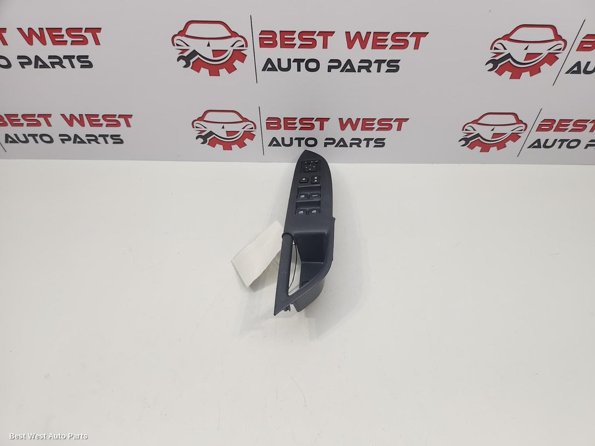 2017 MITSUBISHI OUTLANDER Pwr Dr Wind Switch