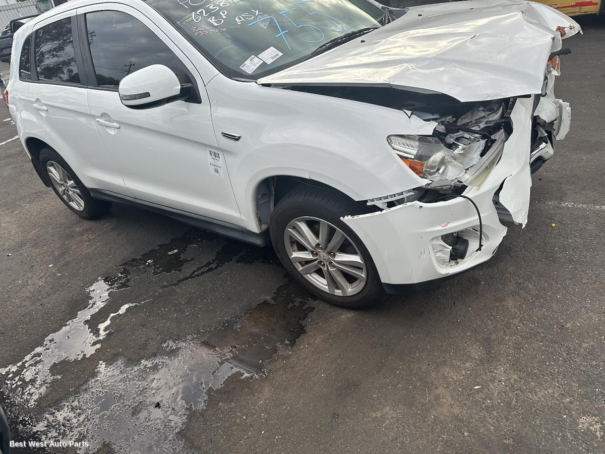 2013 MITSUBISHI ASX Engine
