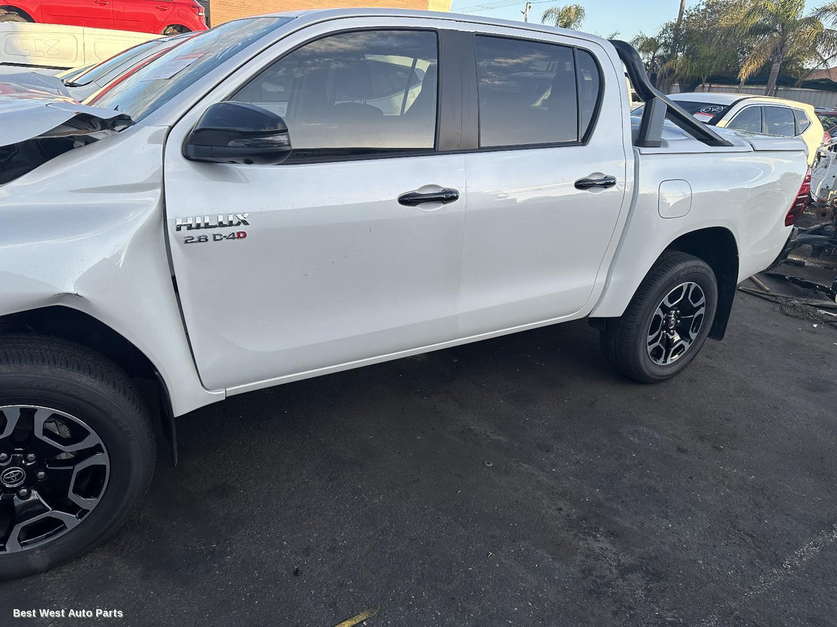 2025 TOYOTA HILUX Instrument Cluster