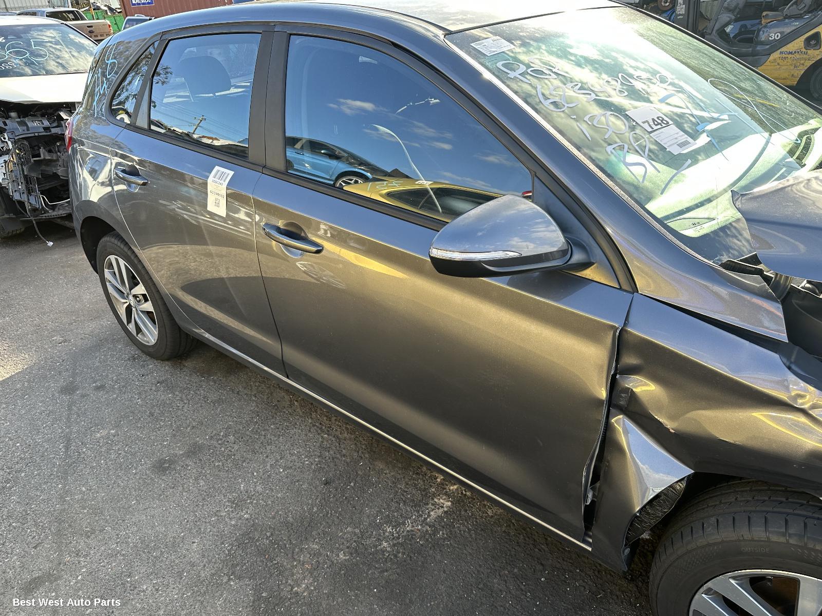 2018 HYUNDAI I30 Left Headlamp