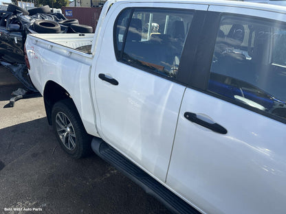 2017 TOYOTA HILUX RIGHT_REAR_DOOR_SLIDING