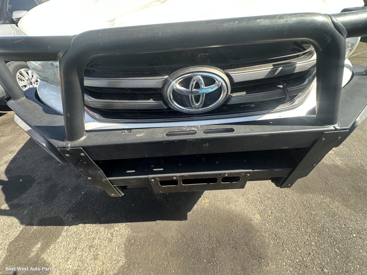 2017 TOYOTA HILUX Right Front Door