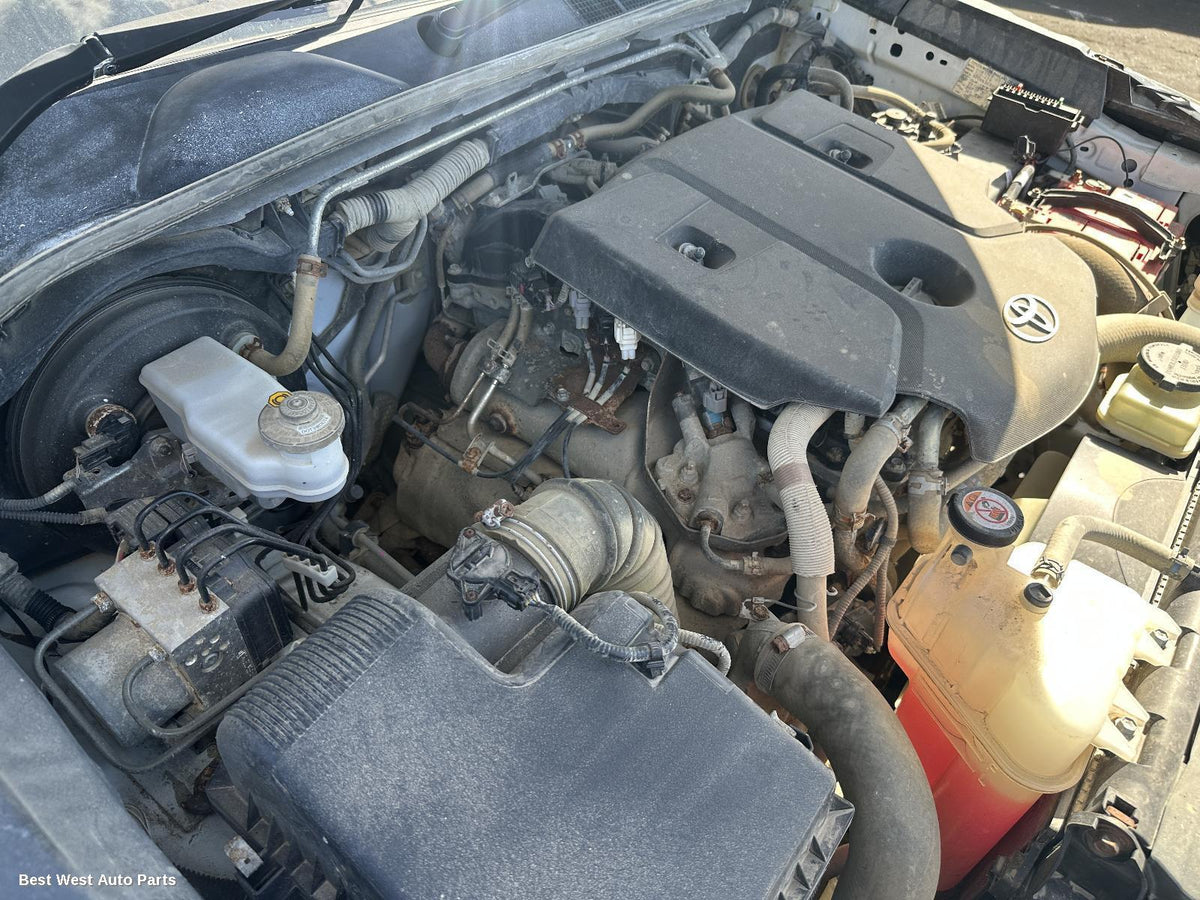 2017 TOYOTA HILUX Engine