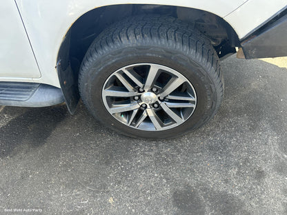 2017 TOYOTA HILUX Wheel Mag