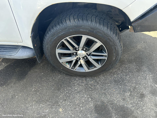 2017 TOYOTA HILUX Wheel Mag