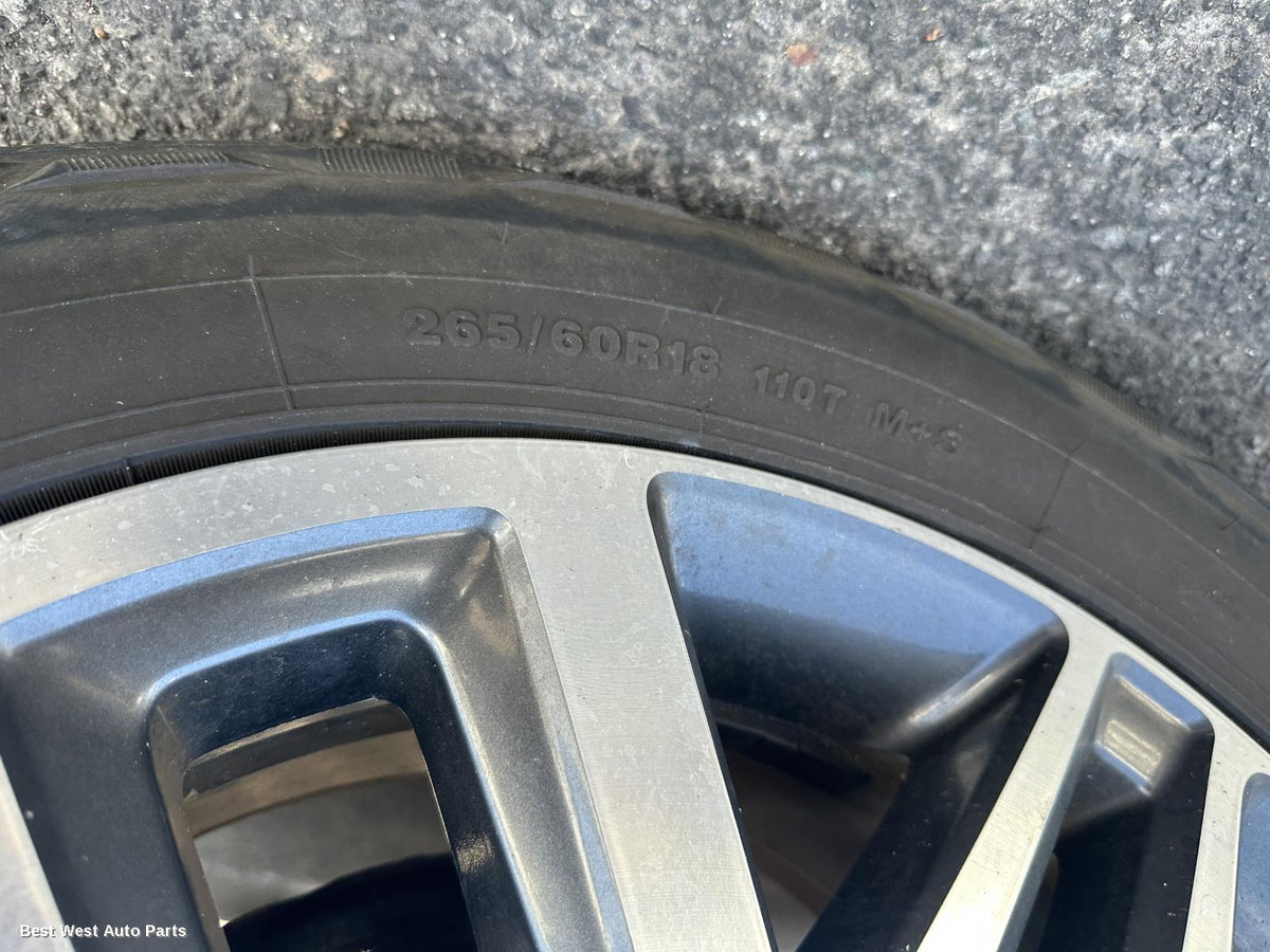 2017 TOYOTA HILUX Wheel Mag