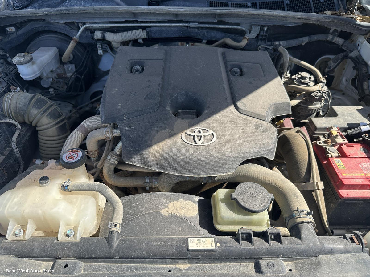 2017 TOYOTA HILUX Engine Cover