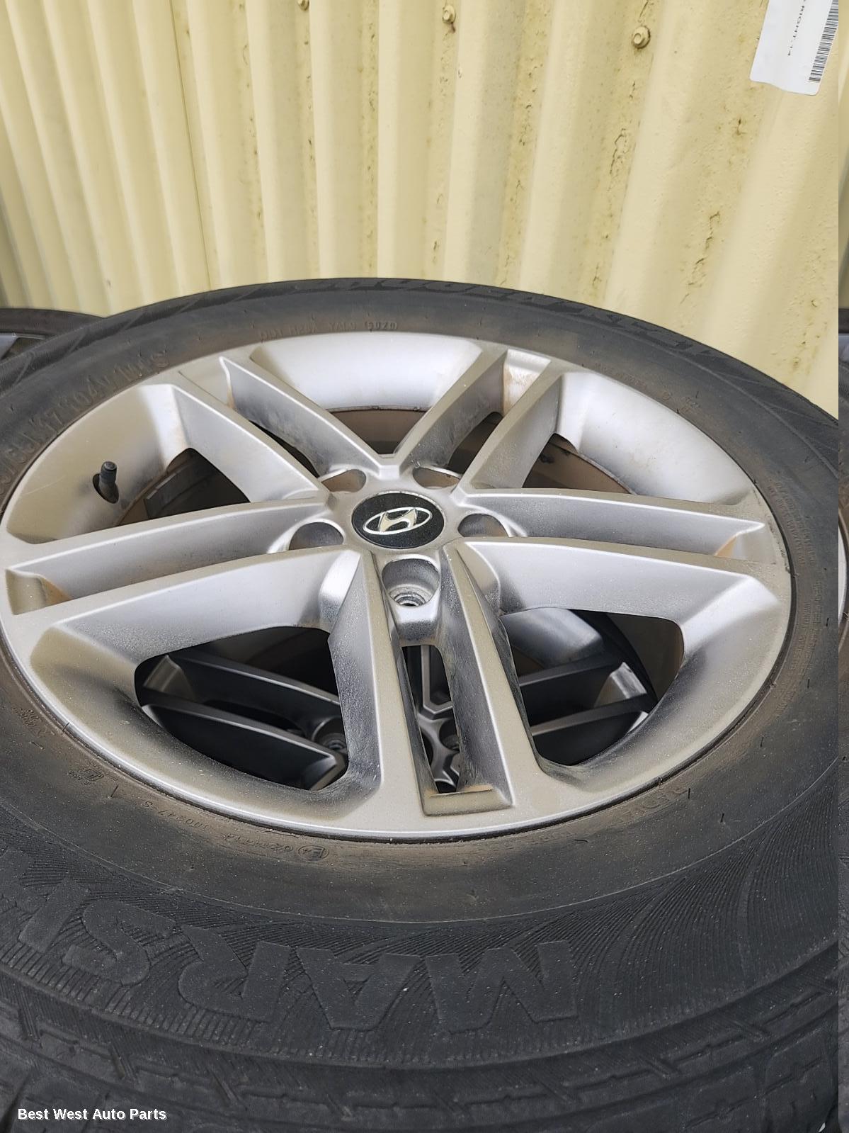 2017 HYUNDAI SANTA FE Wheel Mag